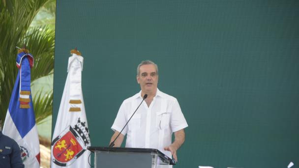 Luis Abinader insinúa que buscará la reelección