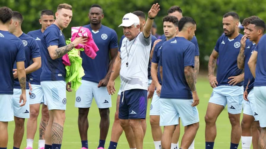 Cruz Azul cesa al entrenador brasileño Ricardo Ferretti