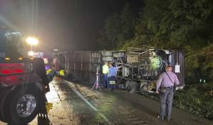 Mueren tres pasajeros en un choque de autobús en Pensilvania