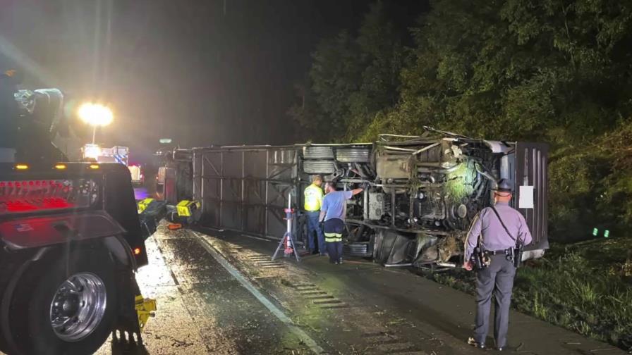 Mueren tres pasajeros en un choque de autobús en Pensilvania