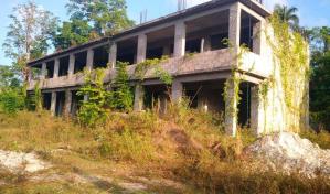 704 escuelas no estarán listas por nudos legales, obras o abandono de constructor