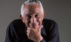 Rafael Solano, a piano solo en el Parque de Las Praderas