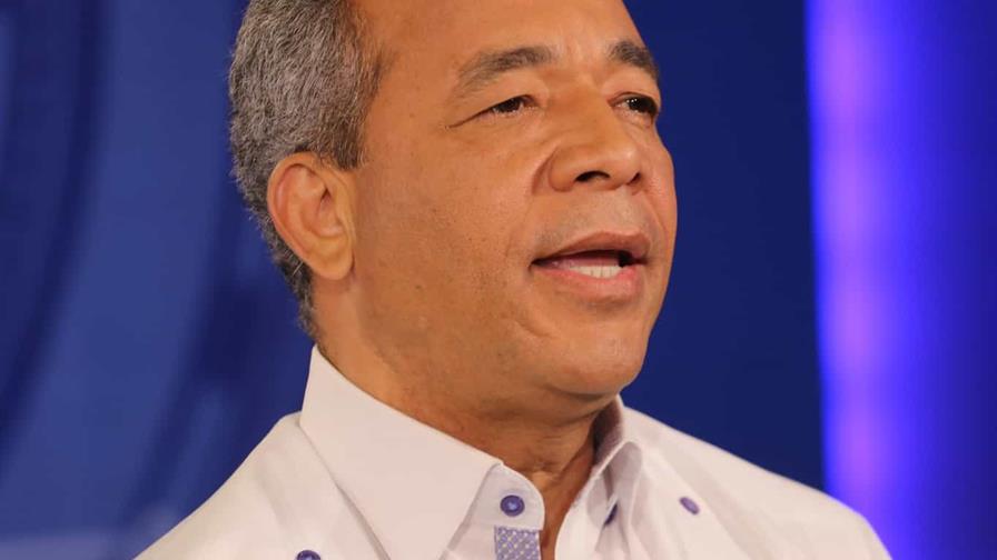 Rub&eacute;n Bichara advierte que el endeudamiento es uno de los principales problemas del pa&iacute;s