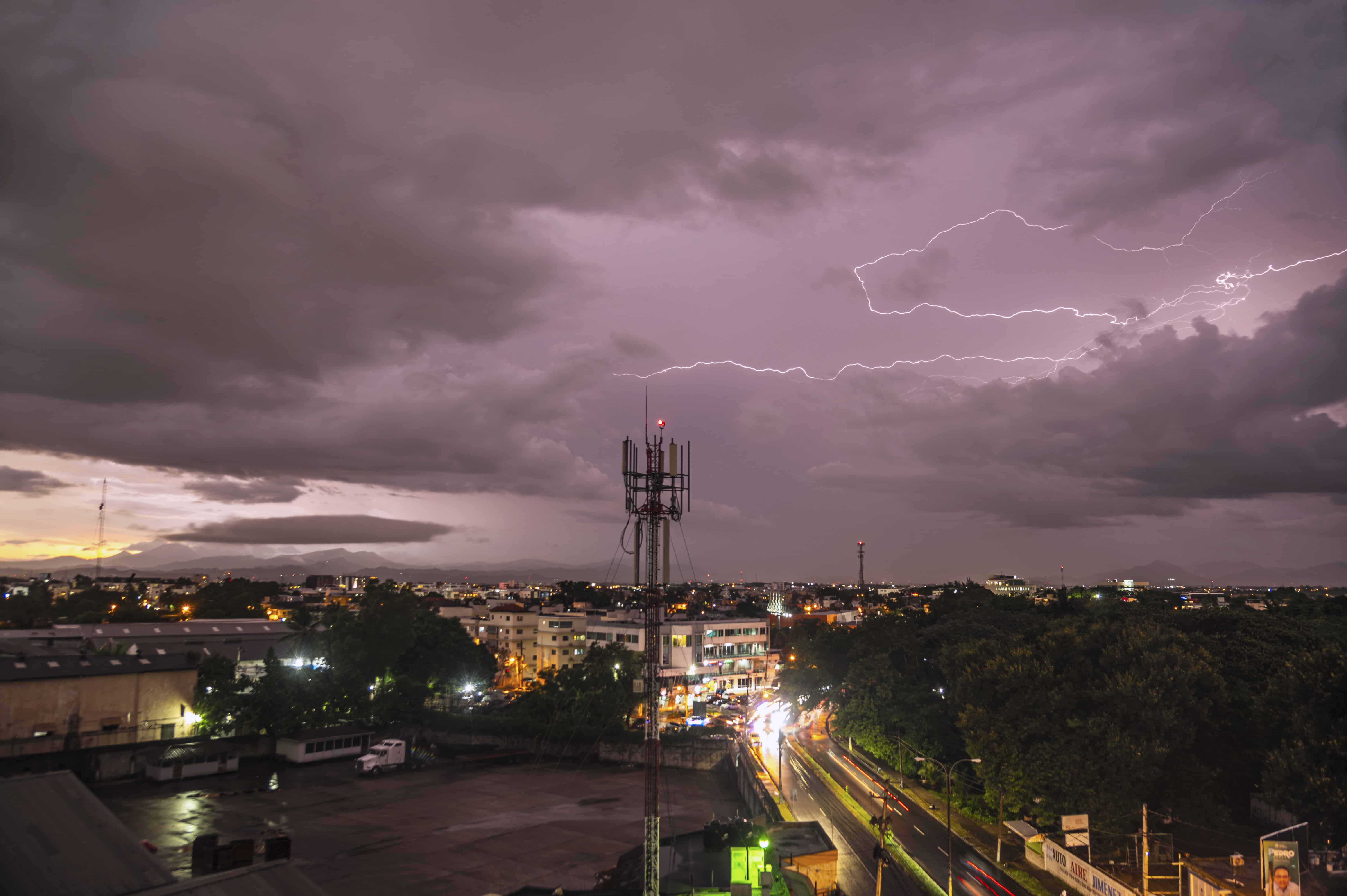 En fotos: Imágenes espectaculares de las tormentas eléctricas en el Distrito Nacional