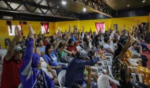 La lucha de los migrantes en la frontera por obtener asilo en Estados Unidos