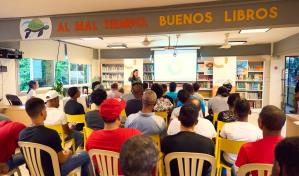 Motor Crédito y Fundación Abriendo Camino educan en finanzas personales a padres de Villas Agrícolas