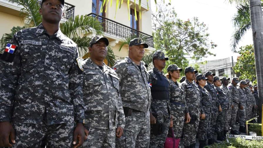 Uniforme de los policías será azul y su lema será “Proteger y Servir” en vez de Ley y Orden
