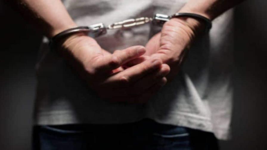 Apresan uno que despojó de RD$200 mil a hombre durante atraco en la avenida España