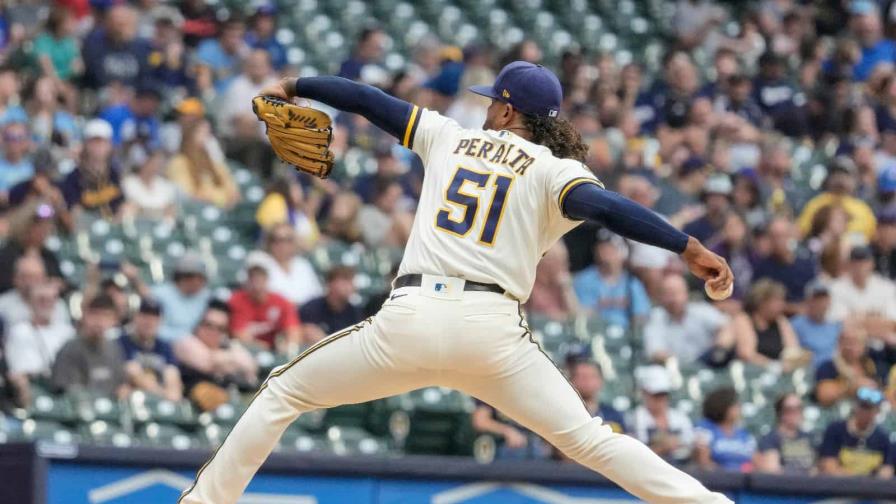 Freddy Peralta roza el sin hit y poncha a 13; Cerveceros apalean a Rockies Freddy Peralta roza el sin hit y poncha a 13; Cerveceros apalean a Rockies