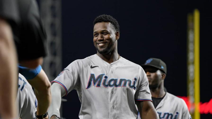 Con jonrón de Soler, Marlins remontan y vencen a Rojos Con jonrón de Soler, Marlins remontan y vencen a Rojos