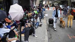 Arrestan a expolic&iacute;a de NY por presunto soborno en contratos de albergues para migrantes