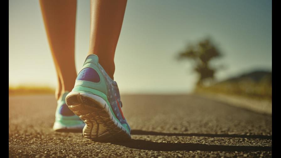 Dar 4,000 pasos diarios ya beneficia la salud, pero cuanto más se camine, mejor