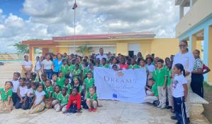 Dreams Macao Beach Punta Cana hace entrega de &uacute;tiles escolares