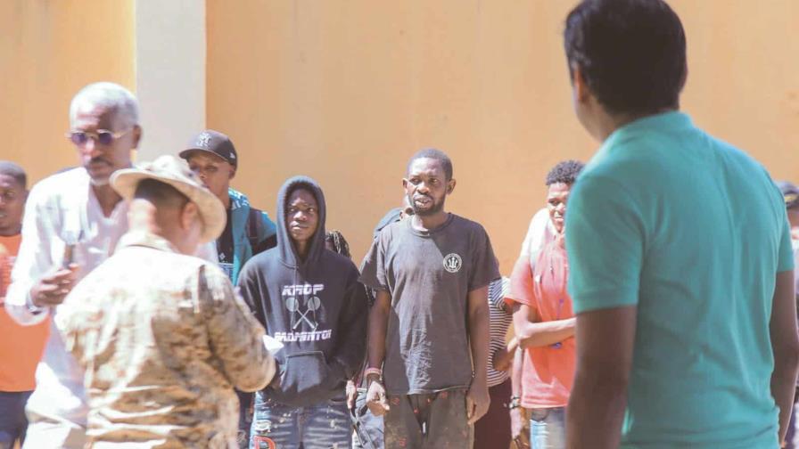 Haitianos pagan al menos RD$10 mil para entrar al país