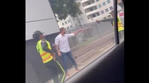 Hugo Beras solicita cancelación definitiva de licencia a conductor que agredió agente de la Digesett