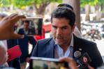Actor Eduardo Verástegui evacuado de emergencia de Ecuador tras asesinato de candidato presidencial