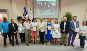 Ponen en circulación libro sobre árboles autóctonos de la República Dominicana