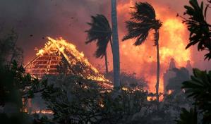 Miles de personas son evacuadas de Maui por los incendios que están devastando la isla