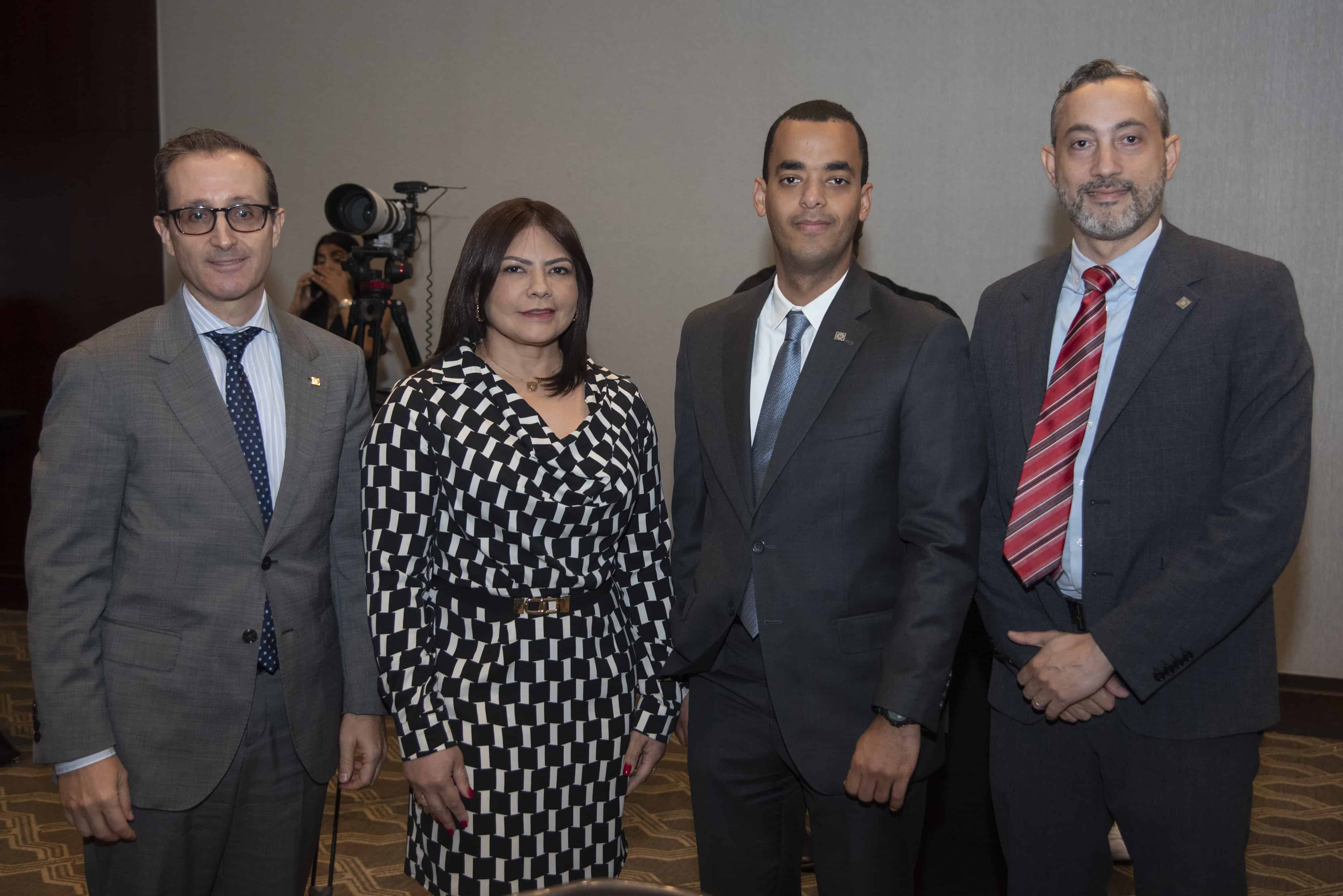 Esteban Martínez Murga, Sonia Mordan, Rainier Maldonado y Víctor Fernádez.