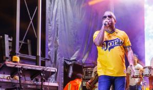 Héctor Acosta El Torito espera seguir compaginando la música y su escaño de senador