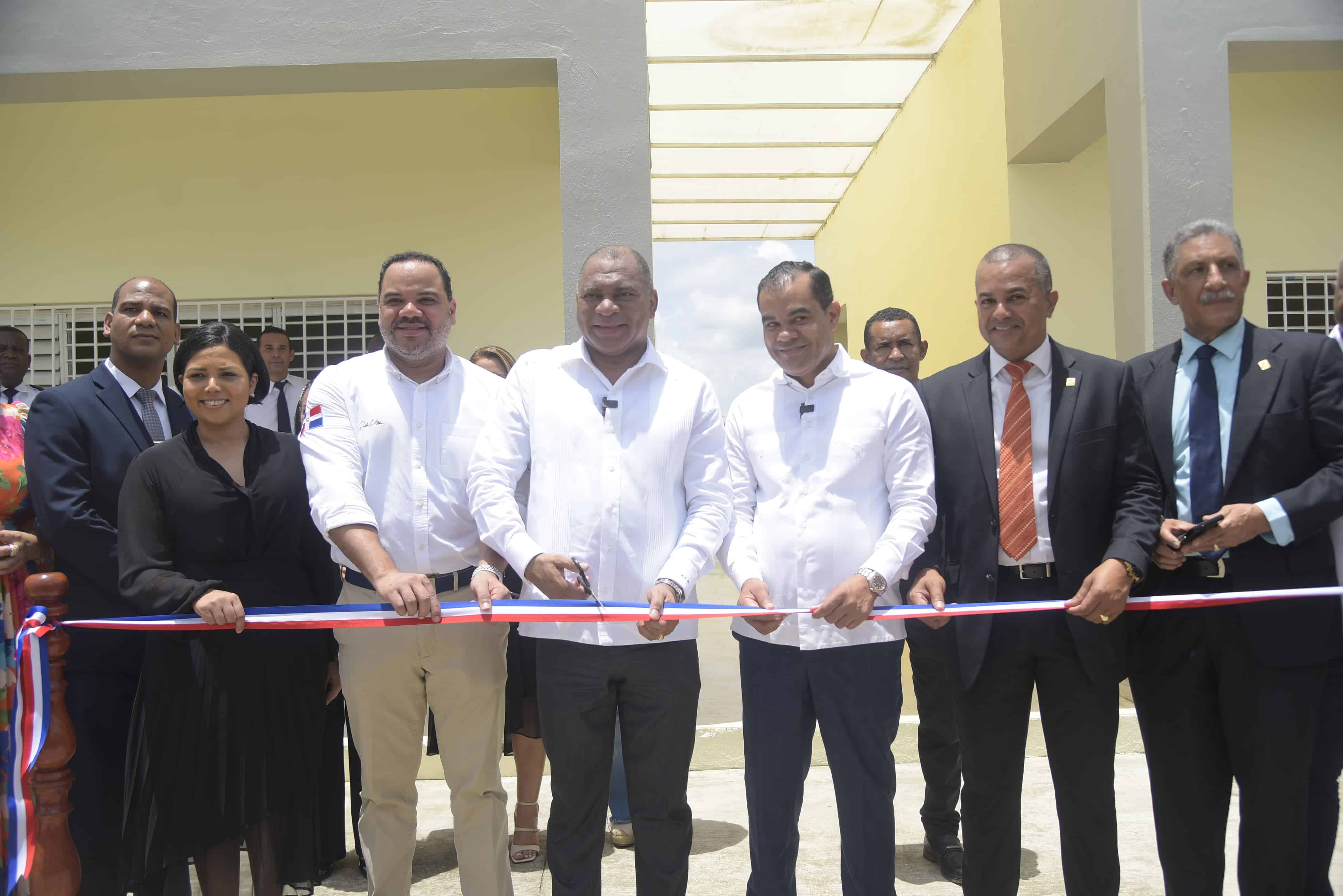 Inauguración del centro en Manoguayabo. 