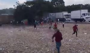 Video | Cierran paso fronterizo Elías Piña-Carrizal por disturbios del lado haitiano