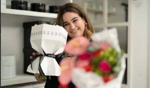 Los diseños florales de Elva Guajardo que la llevó a tener la franquicia Esencia