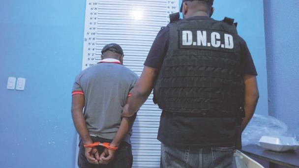 Figura sin antecedentes penales, hombre vinculado a alijo de unos mil kilos de cocaína