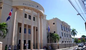 Piden agilizar proceso judicial contra Micky López y otros miembros de su familia