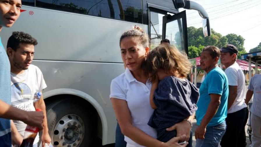 Muere un niño de tres años durante viaje de autobús que transportaba migrantes hacia Chicago