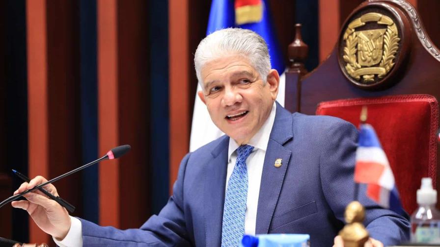 Eduardo Estrella deja la presidencia del Senado con más de 1,200 aprobaciones