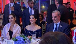 “Cuatro más”: Así recibieron a Abinader los dominicanos en Nueva York