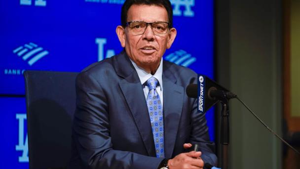 Fernandomanía vuelve al Dodger Stadium, con retiro del número 34 de Valenzuela