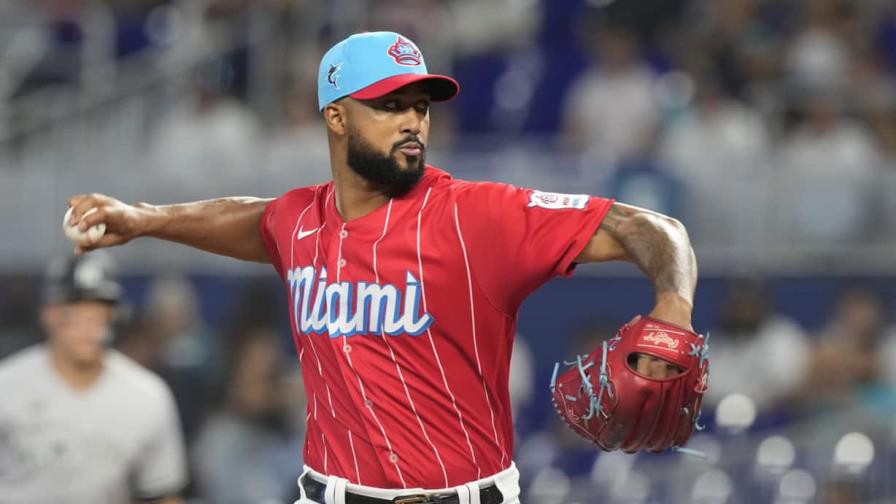 Alcántara lanza juego completo; Marlins se imponen 3-1 a Yanquis