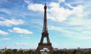 Evacúan la Torre Eiffel y sus alrededores por una alerta de bomba