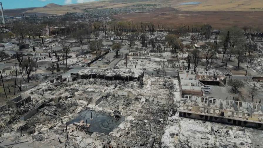 Devastador incendio forestal en Hawái deja 80 muertos y levanta críticas