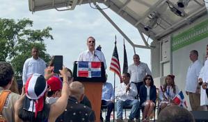 Abinader pide a los dominicanos en Nueva York comportarse como buenos ciudadanos