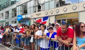 Expectativas previo a la llegada de Abinader al Desfile Dominicano