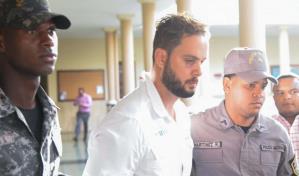 Aplazan coerción a cubano acusado de agredir agente de la Digesett