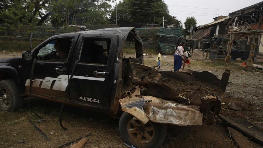 Un policía muere tras la detonación de un carro bomba en Colombia