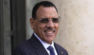 Aliados del presidente de Níger piden a EEUU y a otros que salven su vida