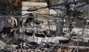 Hawái llora a los muertos en los graves incendios mientras las autoridades advierten de más víctimas
