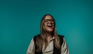 Cantante cristiana Dariann González promociona su nuevo sencillo Volando