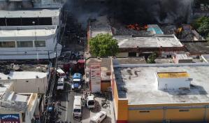 Tres helicópteros de la FARD llegan a la explosión de San Cristóbal para el traslado de heridos