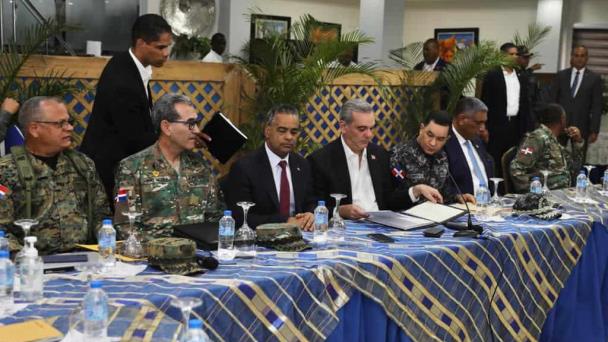 Tras anunciar buscará la reelección, Abinader encabeza reunión sobre seguridad ciudadana