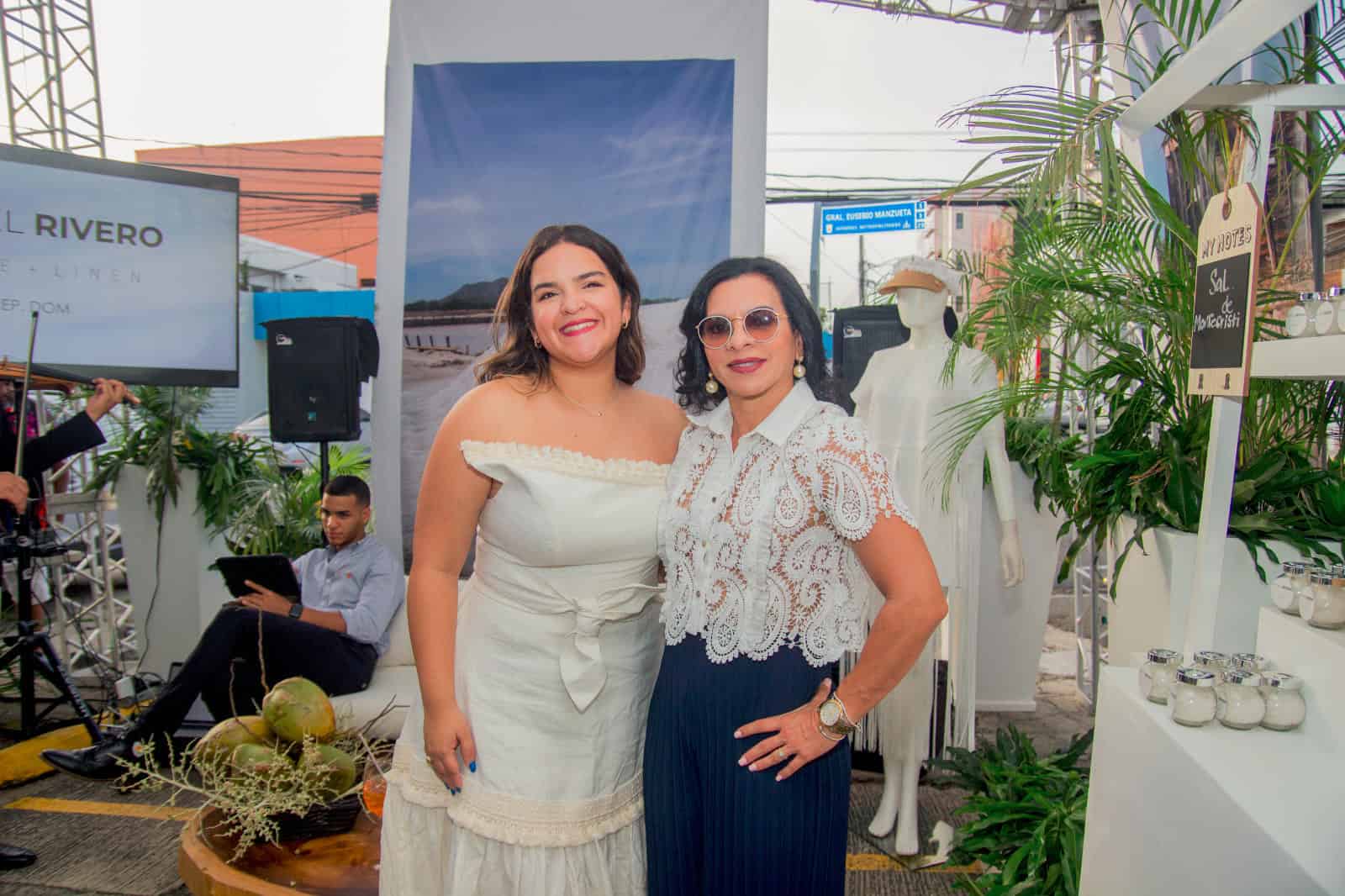 Carol Polonia y Carolina González.