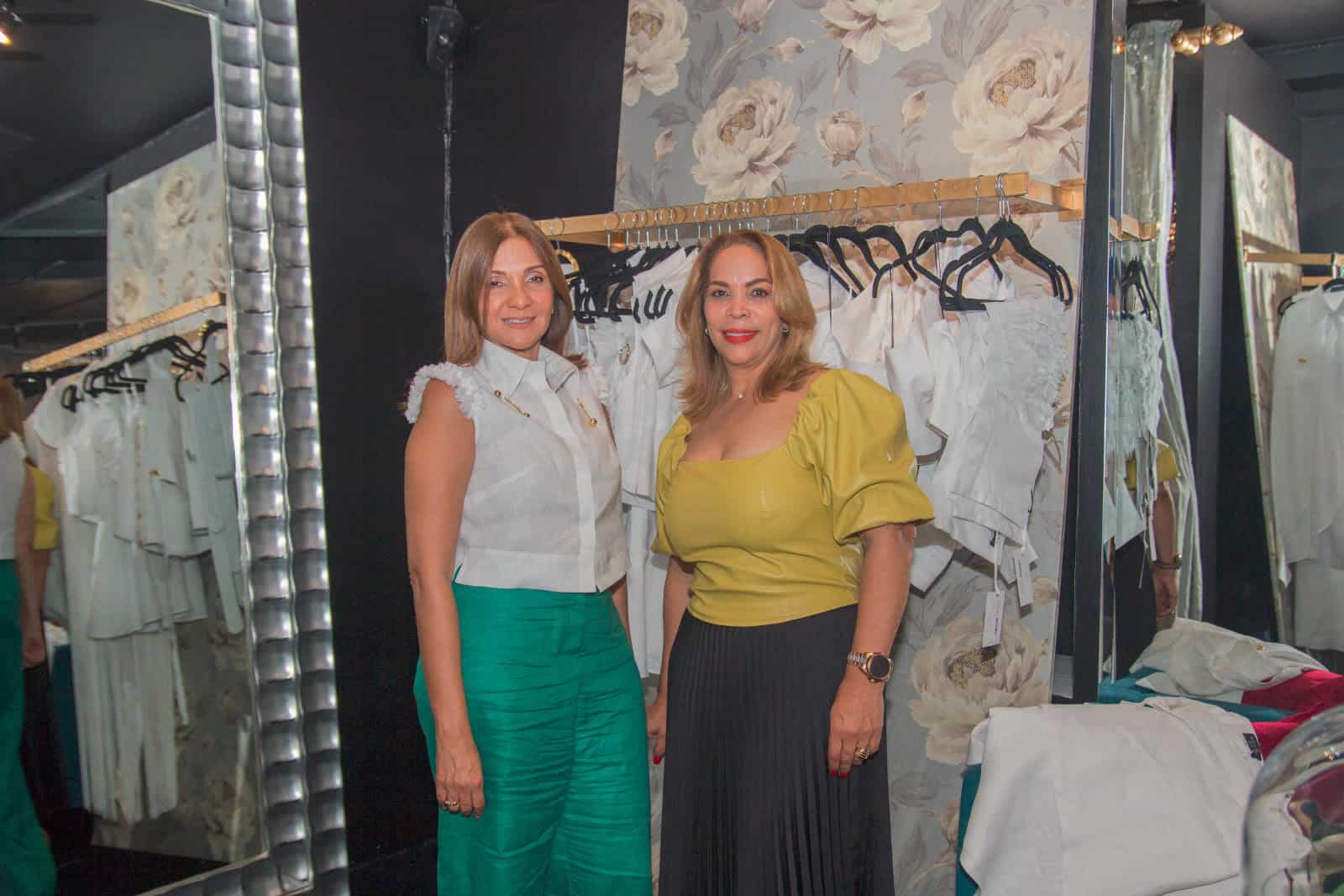 Luz Uribe y Carmen Jáquez.