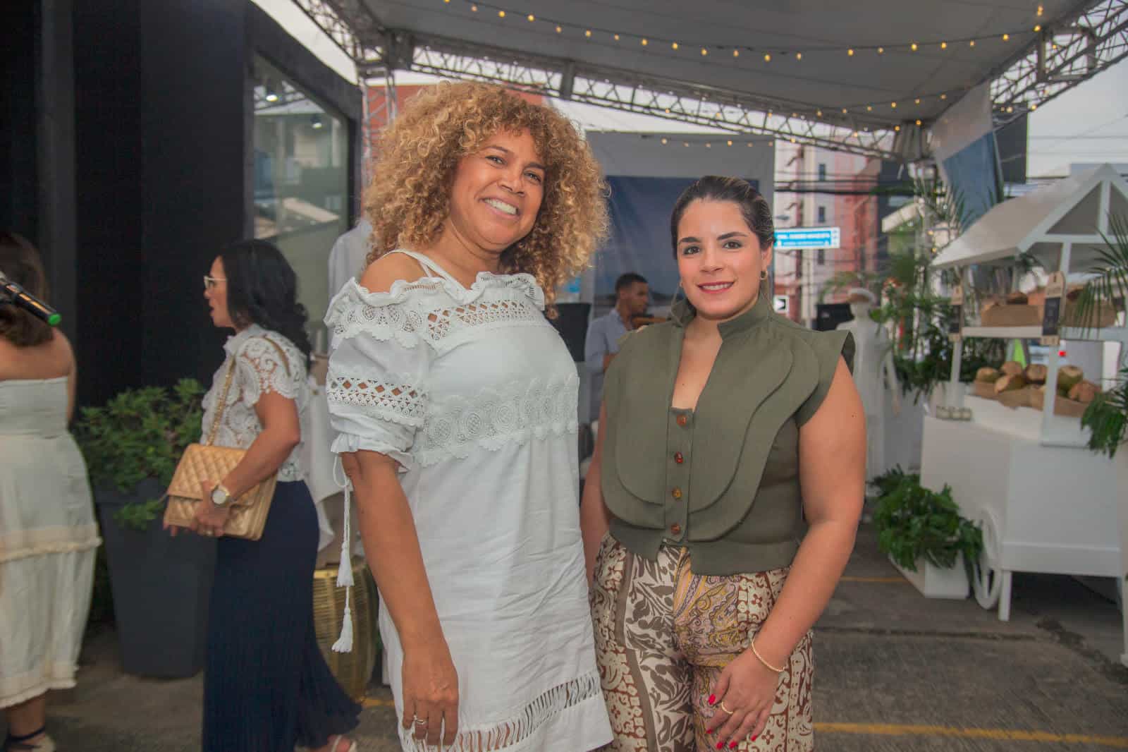 Gladys Rodríguez y Ana Cabrera.