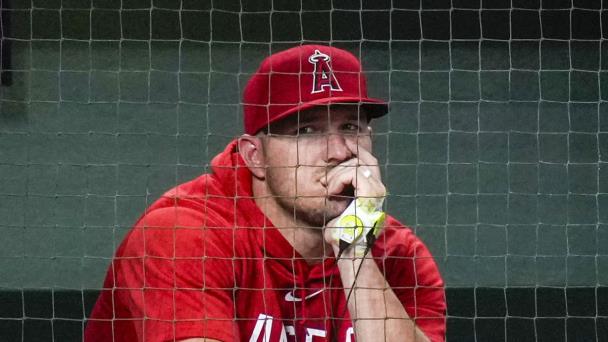 Trout dice que está mejorando, pero que no tiene fecha definida para su regreso