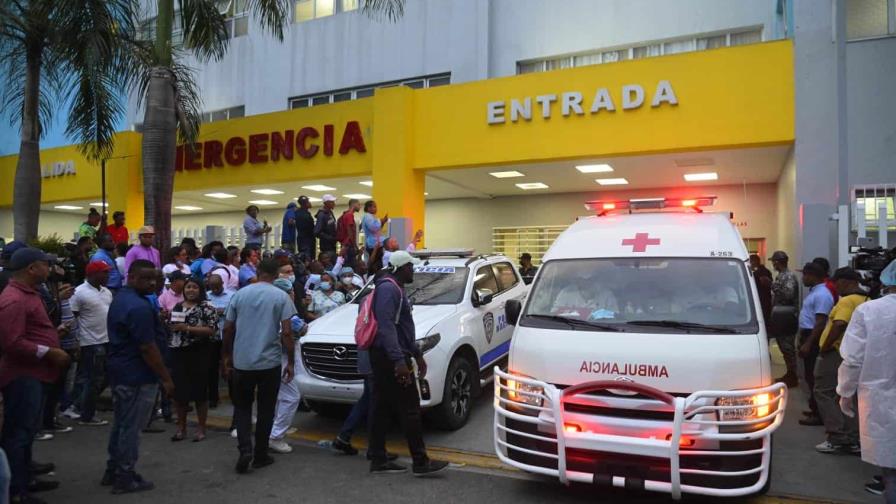 Caos se apodera de la emergencia del hospital Juan Pablo Pina en San Cristóbal
